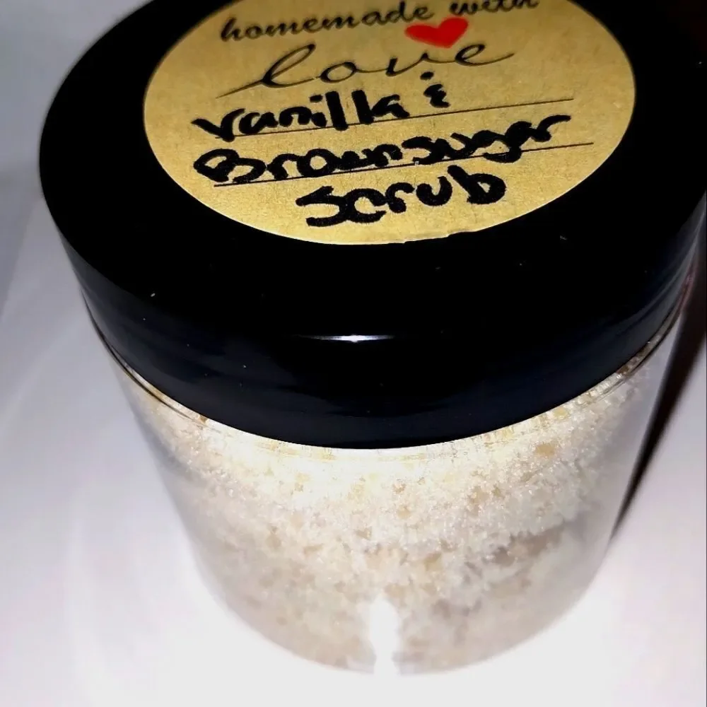 Hand crafted Vanilla Brown sugar emulsified sugar scrub 6oz